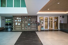 Ozone Condo by Lofty