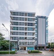 Ozone Condo by Lofty