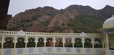 Badigarh Palace Resort