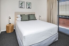 Pool View City Centre Apartment 202