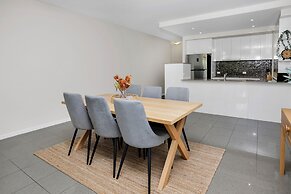 Pool View City Centre Apartment 202