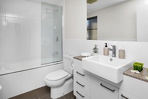 Pool View City Centre Apartment 202