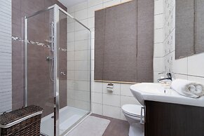 Czarnochowice House by Renters