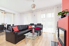 Czarnochowice House by Renters
