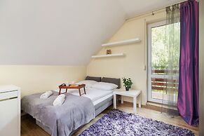 Czarnochowice House by Renters