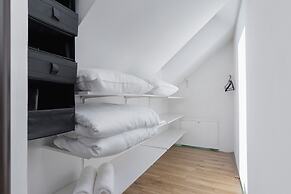 Czarnochowice House by Renters