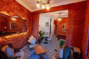 St. Moscow Taksim By Emmy