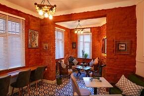 St. Moscow Taksim By Emmy