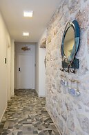 Apartments and rooms Naida