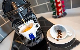 Charming 2-bed Apartment in Windsor - Free Parking