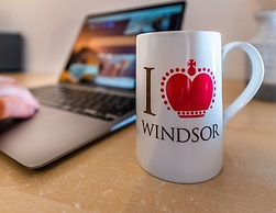 Charming 2-bed Apartment in Windsor - Free Parking