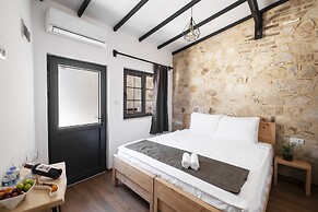 Solo Boutique Hotel