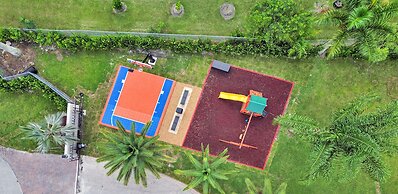 8 Br Villa with Pool & Basketball Court