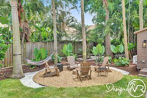 8 Br Villa with Pool & Basketball Court