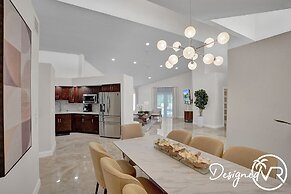 8 Br Villa with Pool & Basketball Court