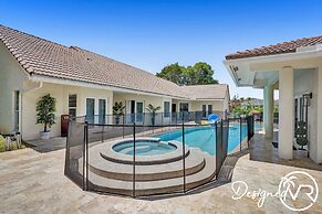 8 Br Villa with Pool & Basketball Court
