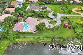 8 Br Villa with Pool & Basketball Court