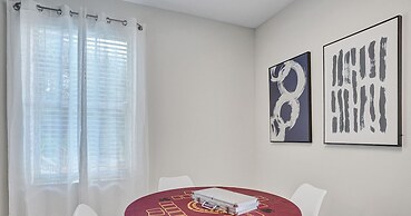 8 Br Villa with Pool & Basketball Court