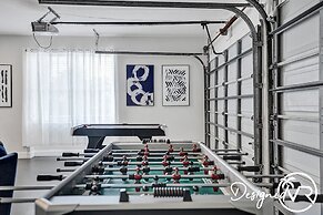 8 Br Villa with Pool & Basketball Court