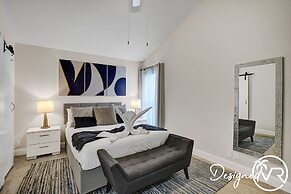 8 Br Villa with Pool & Basketball Court