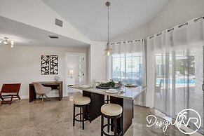 8 Br Villa with Pool & Basketball Court