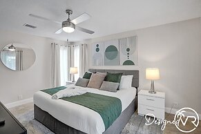 8 Br Villa with Pool & Basketball Court