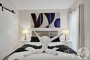 8 Br Villa with Pool & Basketball Court