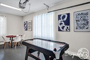 8 Br Villa with Pool & Basketball Court