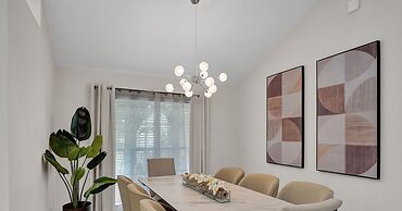 8 Br Villa with Pool & Basketball Court