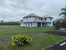 Charming 4-bed Villa in Beau Vallon