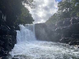 Charming 4-bed Villa in Beau Vallon