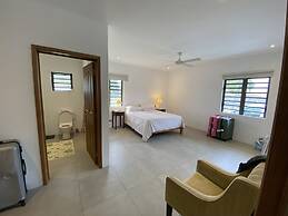 Charming 4-bed Villa in Beau Vallon