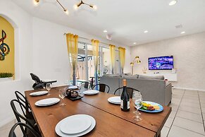 Private Views & Theme Rooms, Perfect for Families!