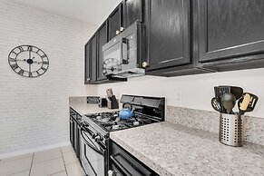 Private Views & Theme Rooms, Perfect for Families!