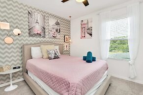 Private Views & Theme Rooms, Perfect for Families!