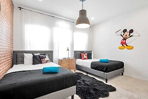 Private Views & Theme Rooms, Perfect for Families!