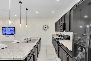 Private Views & Theme Rooms, Perfect for Families!