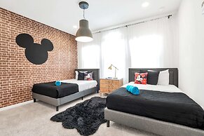 Private Views & Theme Rooms, Perfect for Families!