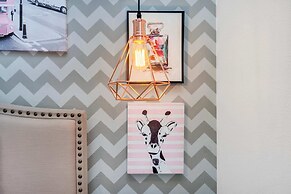 Private Views & Theme Rooms, Perfect for Families!