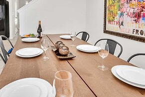 Private Views & Theme Rooms, Perfect for Families!