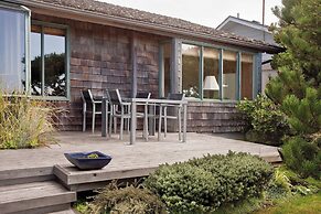 Arch Cape Escape by Avantstay Sensational Clift Top Home w/ Pacific Oc