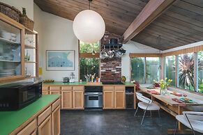 Arch Cape Escape by Avantstay Sensational Clift Top Home w/ Pacific Oc