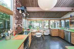 Arch Cape Escape by Avantstay Sensational Clift Top Home w/ Pacific Oc