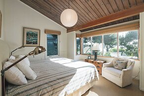 Arch Cape Escape by Avantstay Sensational Clift Top Home w/ Pacific Oc