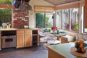 Arch Cape Escape by Avantstay Sensational Clift Top Home w/ Pacific Oc