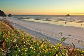 Arch Cape Escape by Avantstay Sensational Clift Top Home w/ Pacific Oc