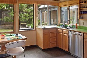 Arch Cape Escape by Avantstay Sensational Clift Top Home w/ Pacific Oc