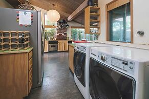 Arch Cape Escape by Avantstay Sensational Clift Top Home w/ Pacific Oc