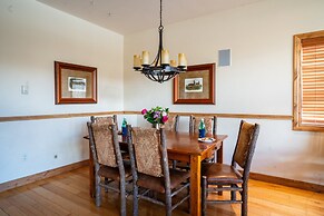 Le Chamonix I by Avantstay Condo w/ Views in Great Location