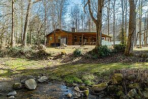 Sugar Cove by Avantstay Cabin by The River! w/ Hot Tub, Pool Table & G
